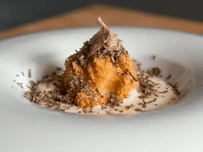 Vassoio di tortellini fatti a mano